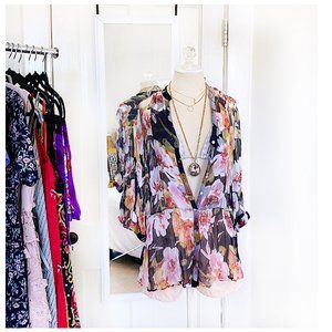 [ CASUAL STUDIO ] Sheer Watercolor Floral Blouse